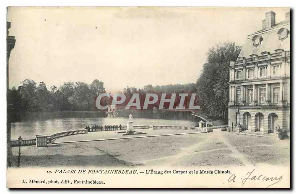Schloss Fontainebleau — Der Karpfenteich und das Chinesische Museum — L. Ménard, phot.-edit., Fontainebleau - Vorderseite