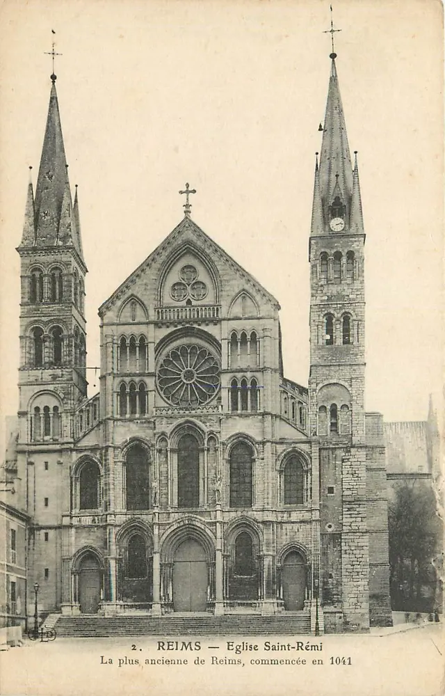 Reims — Igreja de Saint-Rémi — iniciada em 1041 - Frente