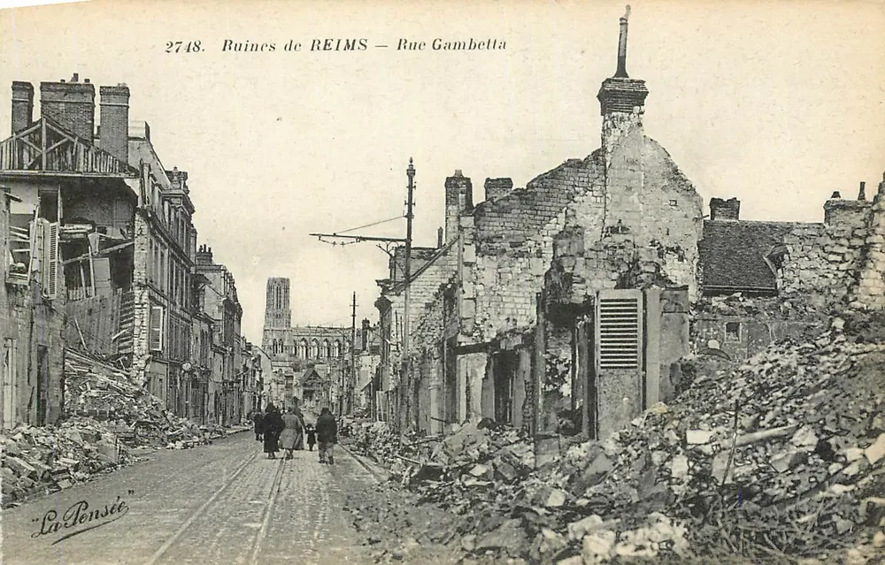 Ruínas de REIMS — Rue Gambetta — La Pensée, n°2748 - Frente