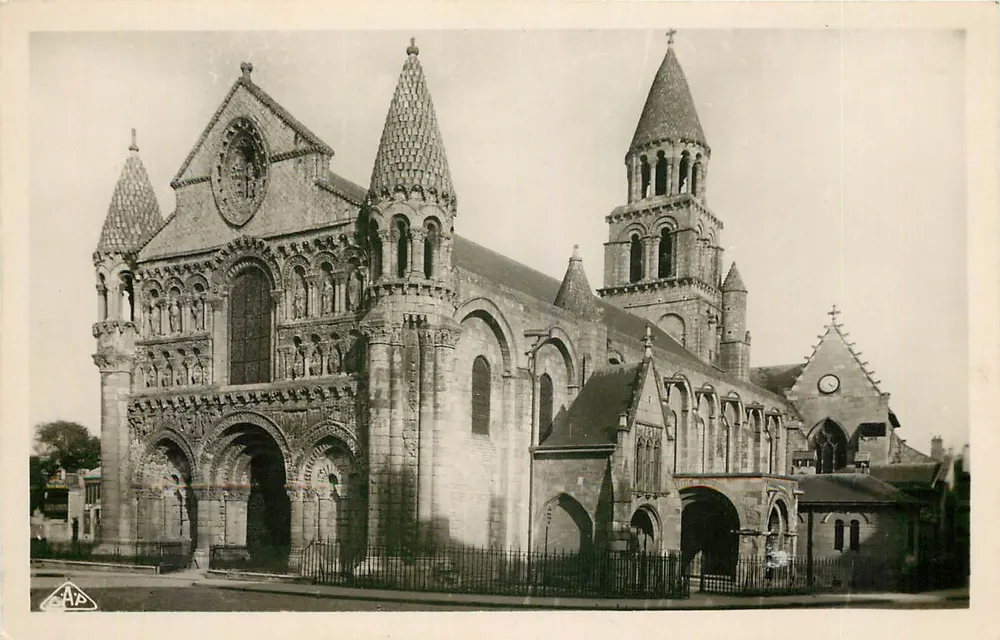 Poitiers — Kirche Notre-Dame (11. und 12. Jahrhundert) — C.A.P. (48) - Vorderseite