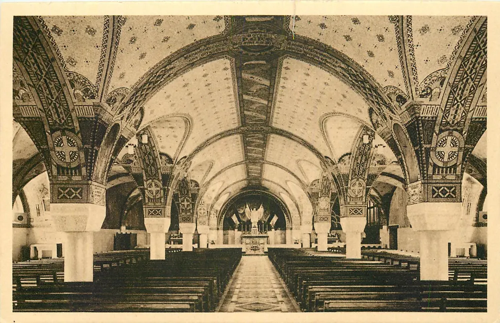 A Basílica de Lisieux — A Cripta (vista geral) — Edição C. B. S. T., Lisieux, n°8 - Frente