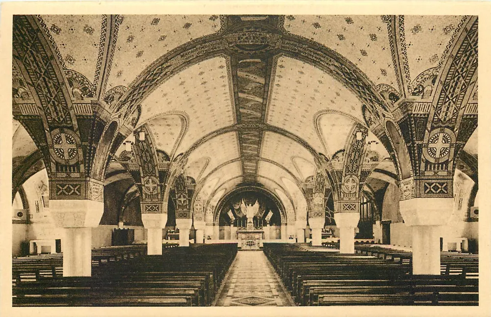 A Basílica de Lisieux — A Cripta (visão geral) — Edição C.B.S. Lisieux, n°8 - Frente