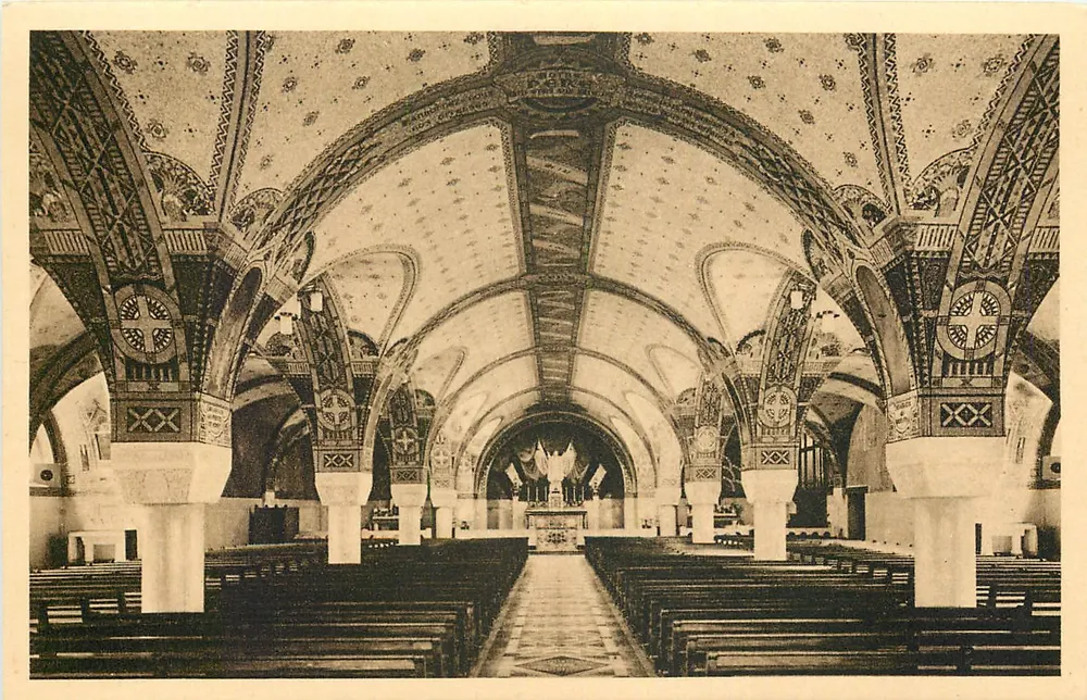 La Basilica di Lisieux — La Cripta (vista generale) — Edizione C. B. S., Lisieux, n°8 - Recto