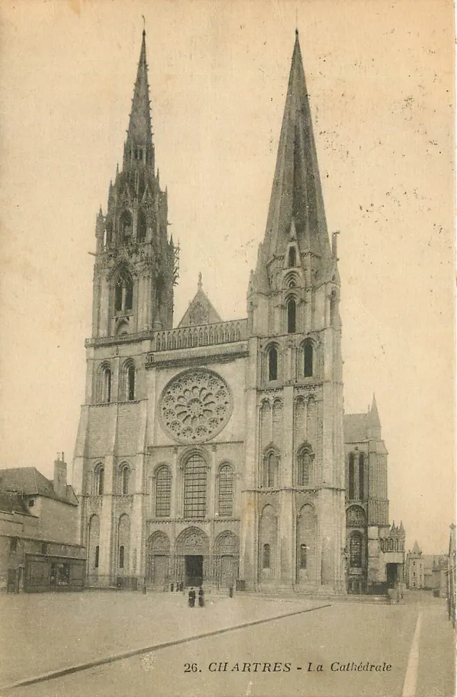 Chartres - A Catedral — 26. CHARTRES - A Catedral - Frente