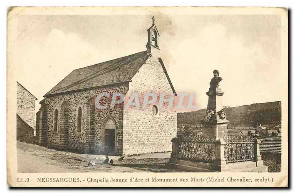 Neussargues - Kapelle Jeanne d'Arc und Kriegerdenkmal (Michel Chevalier, Bildhauer) - Vorderseite