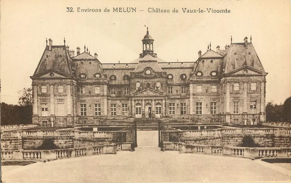 Arredores de MELUN — Castelo de Vaux-le-Vicomte - Frente