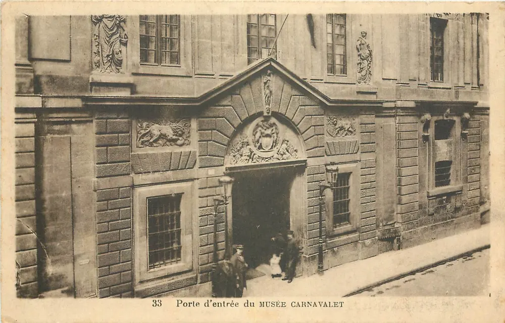 Wejście do Muzeum Carnavalet — n°33 — A. Mouret, Paryż - Awers