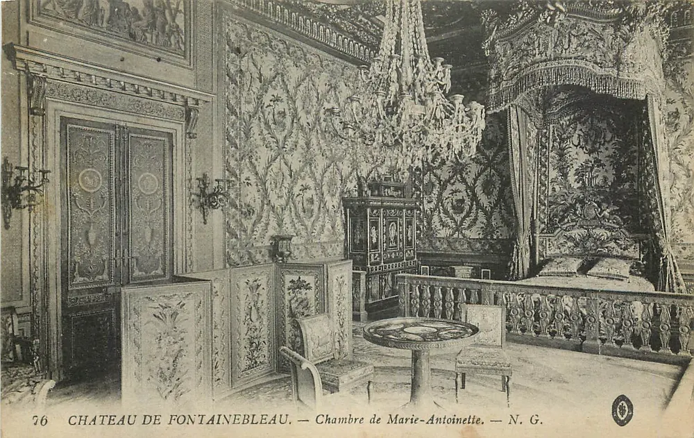 Schloss Fontainebleau — Zimmer von Marie-Antoinette — N. G. - Vorderseite