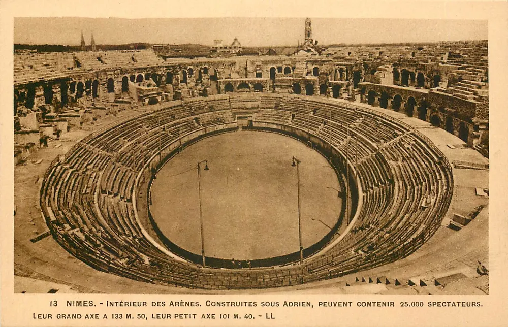 Nîmes — Interior das Arenas — LL - Frente