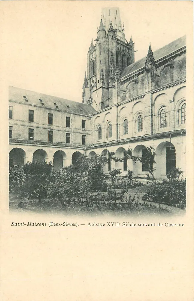 Saint-Maixent (Deux-Sèvres) — Abtei des 17. Jahrhunderts, die als Kasernen dient - Vorderseite