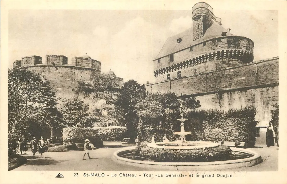 St-Malo - Das Schloss - Turm «La Générale» und der Große Bergfried - Vorderseite