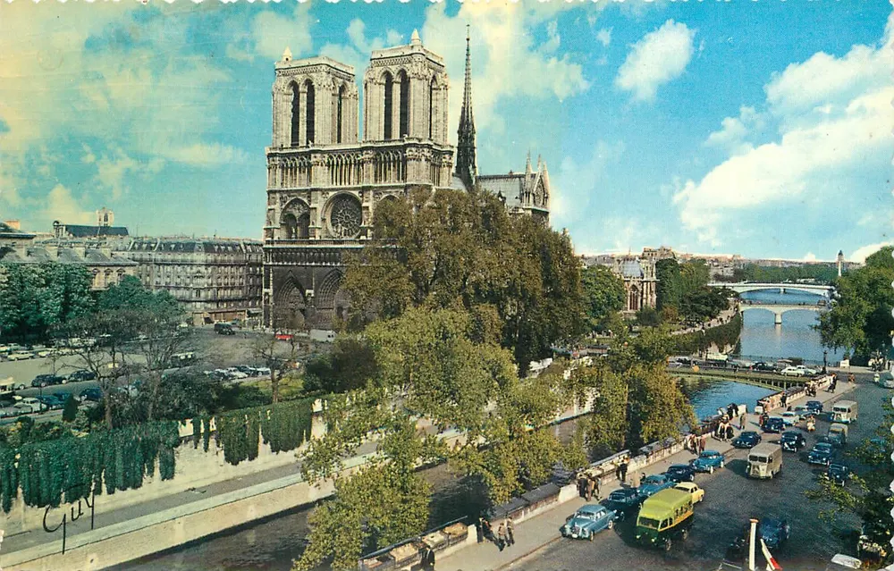 Notre-Dame de Paris — La cathédrale (1163-1260), le parvis, le square de l'Archevêché et la Seine — André LECOMTE, Ed. d'Art 'GUY' - Recto