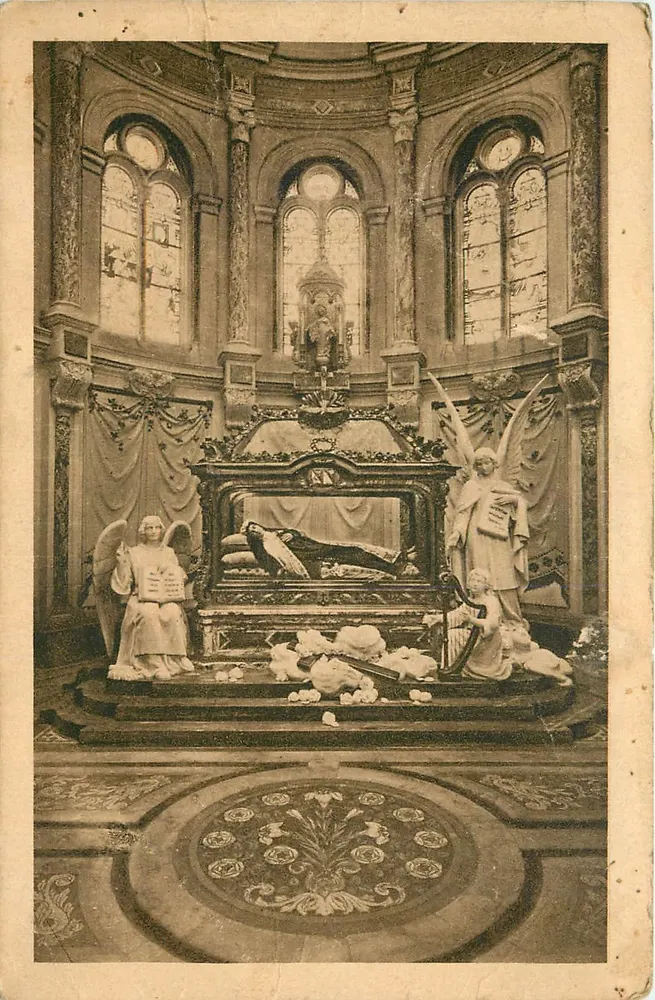 Kapelle und Chor der Heiligen Thérèse des Kindes-Jesu — wundersame Statue der Gottesmutter mit Lächeln — Verleger nicht sichtbar - Vorderseite
