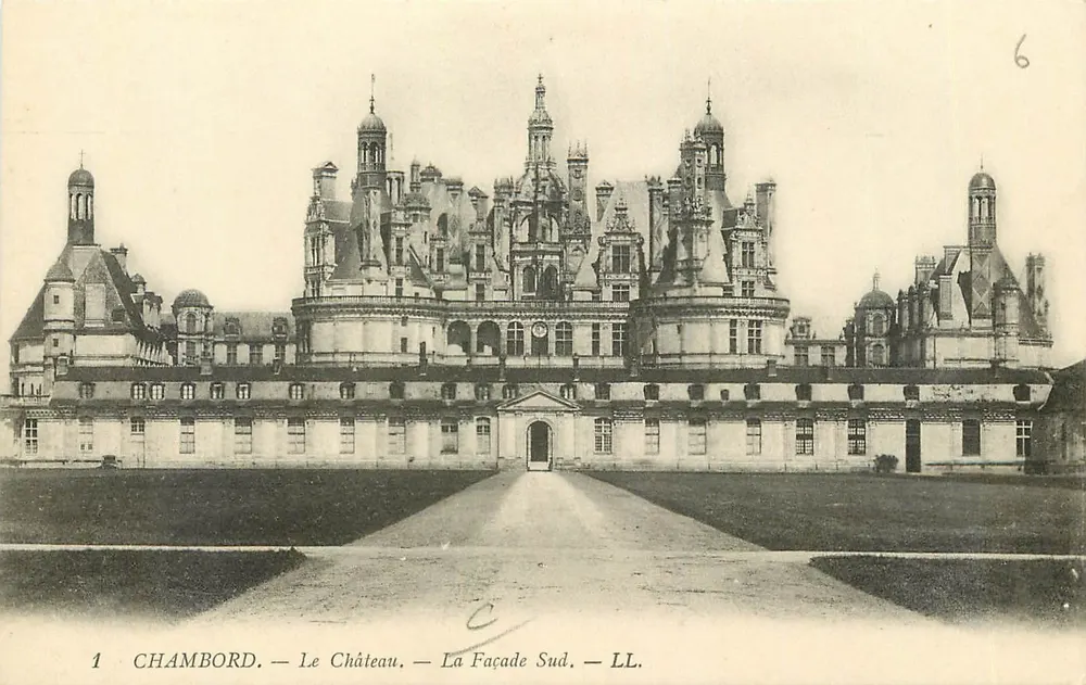 Chambord — O Castelo — A Fachada Sul — LL. - Frente