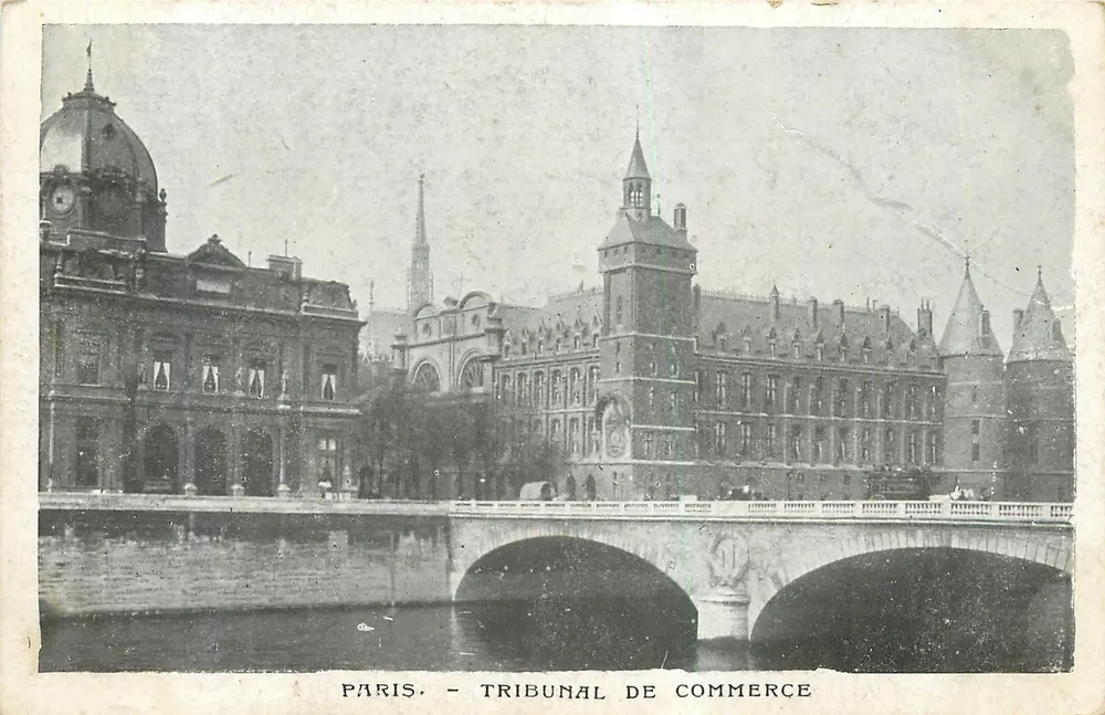 Paris - Tribunal de Comércio — vista do ponte e dos edifícios - Frente