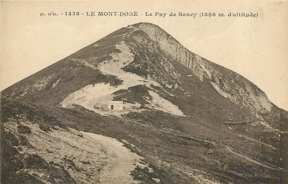 Le Puy de Sancy (1886 m. de altitude) — Mont-Dore — editor g.d.o., n° 1438 - Frente