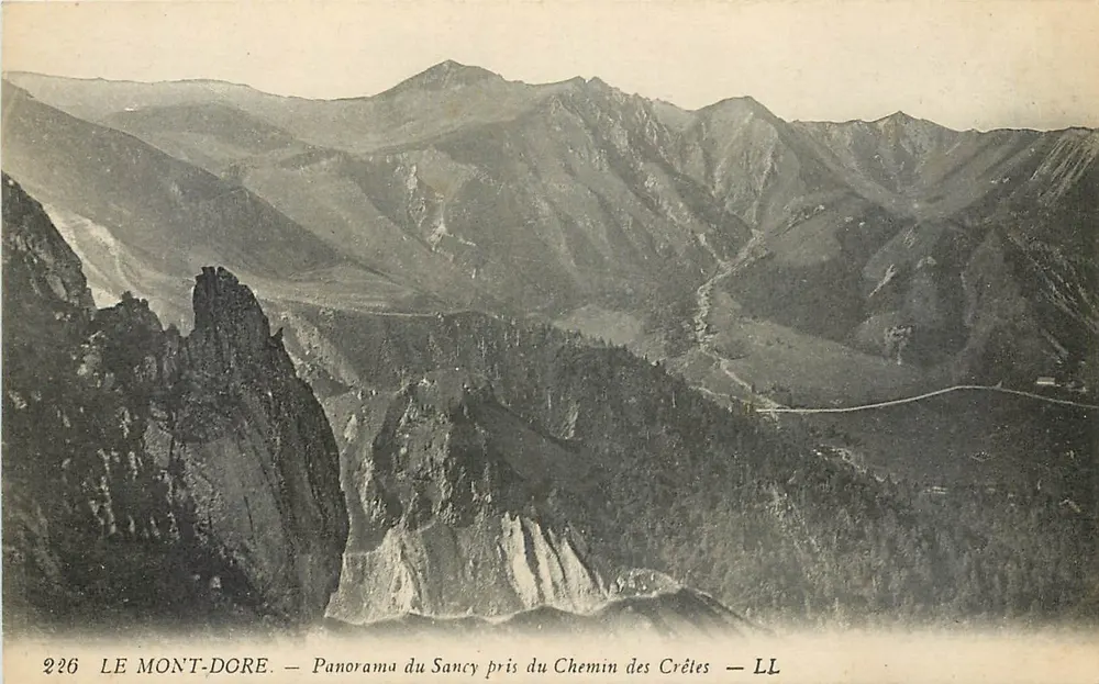 Le Mont-Dore — Panorama du Sancy pris du Chemin des Crêtes — LL - Recto