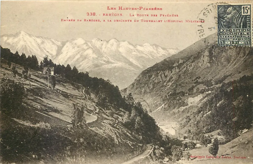 Barèges — Entrada de Barèges, a descida do Tourmalet e o hospital militar — Fototipia Labouche Frères, Toulouse - Frente
