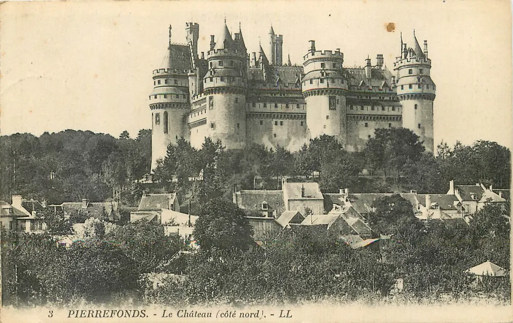 Pierrefonds - O Castelo (lado norte) - LL - Frente