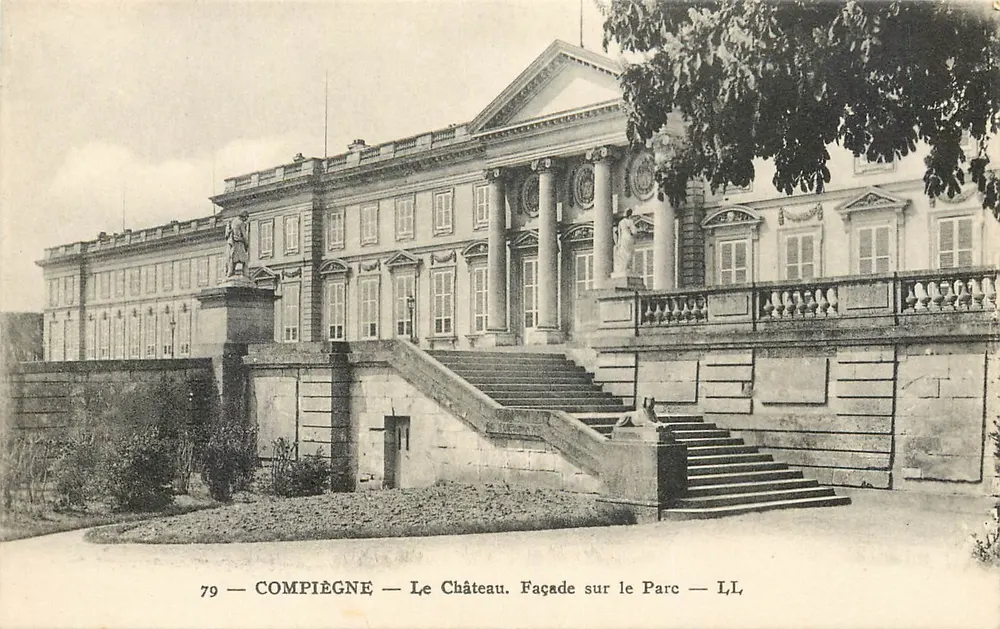 Compiègne — O Castelo. Fachada para o Parque — LL, n°79 - Frente