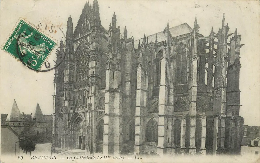 Beauvais — A Catedral (século XIII) — LL. - Frente