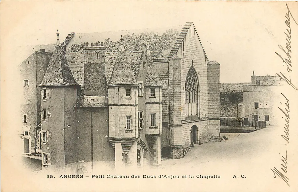 Angers — Petit Château des Ducs d'Anjou et la Chapelle — A.C. - Recto