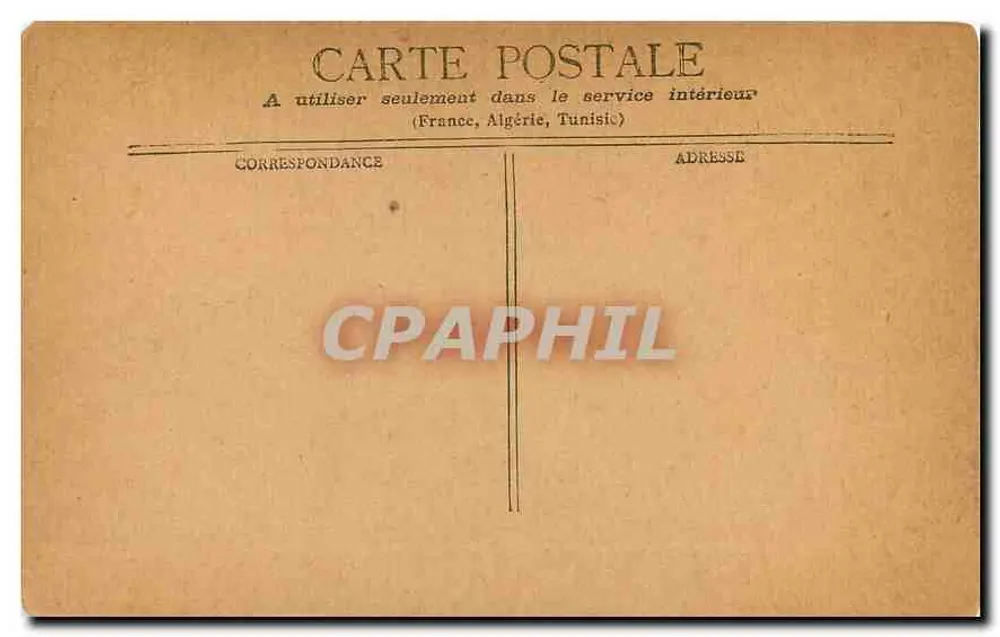 Paris - Die Künste & Handwerke und die Rue Réaumur — Ansicht des Gebäudes und der Straße mit Straßenbahn und Fahrradfahrer - Rückseite