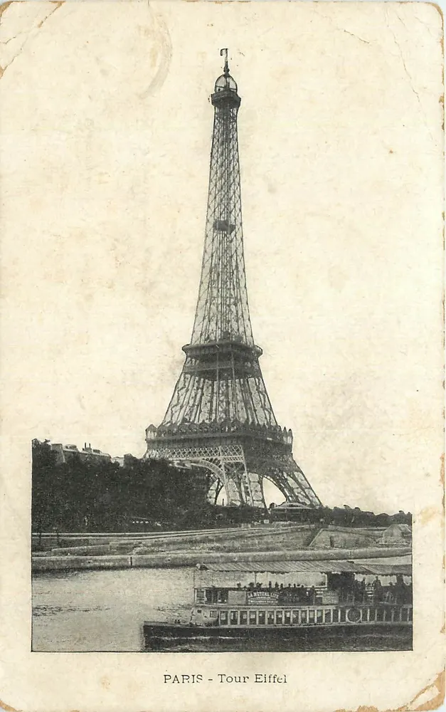 Paris - Tour Eiffel — vue de la tour avec bateau sur la Seine — éditeur inconnu - Frente