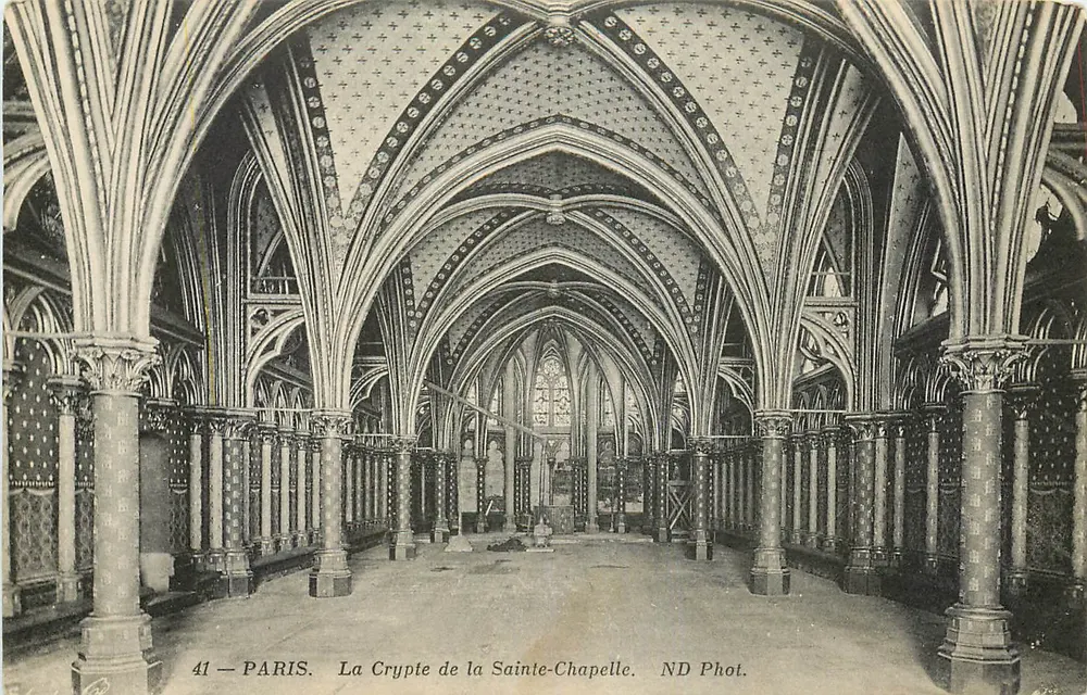 Paris — A Cripta da Santa Capela — ND Phot. - Frente