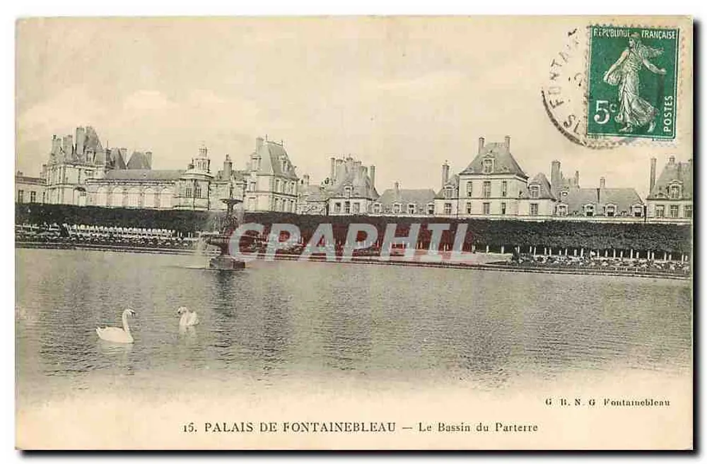 Schloss Fontainebleau — Der Bassin des Parterres — G. B. N. G. Fontainebleau - Vorderseite