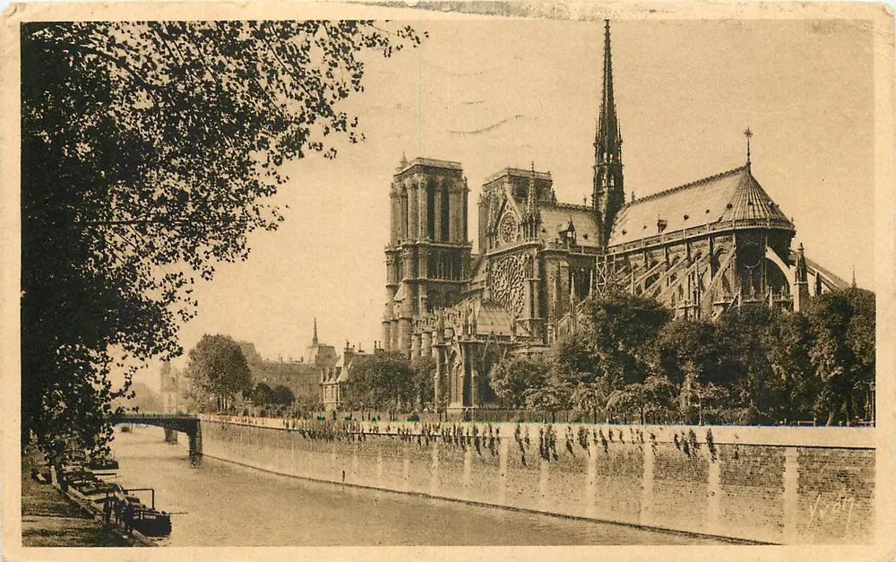 Notre-Dame de Paris — vue depuis la Seine — Les Editions d'Art WYON - Recto