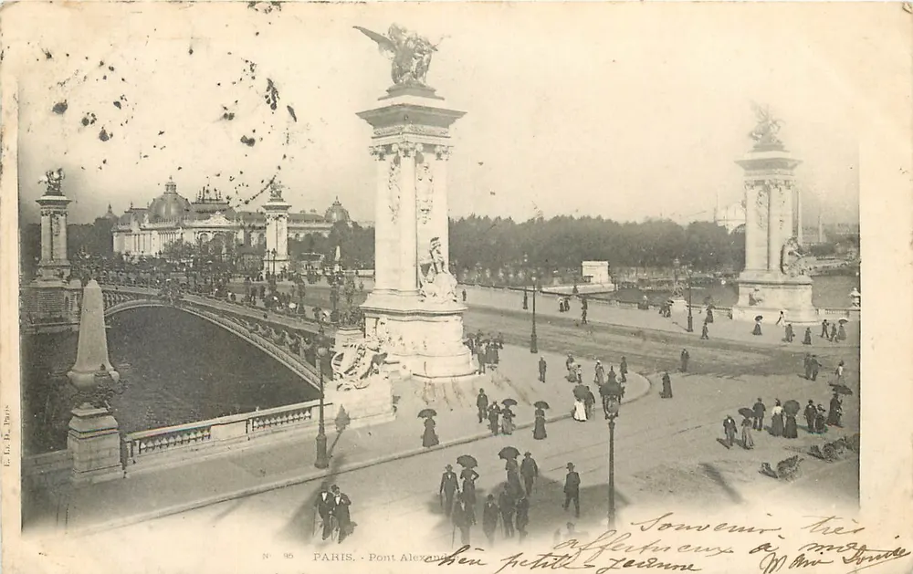 Paris - Ponte Alexandre III — vista do ponte e das colunas decoradas — editor L. Li, Paris, n° 85 - Frente