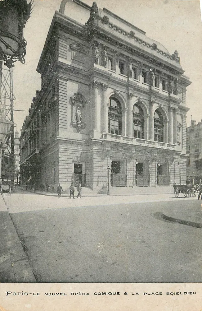 Paris - O Novo Ópera Comique & a Praça Boieldieu — editor não visível - Frente