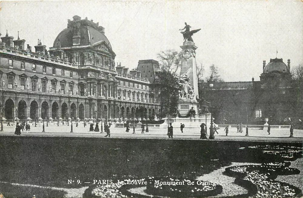 Paris - O Louvre - Monumento de Gambetta - N° 9 - Frente