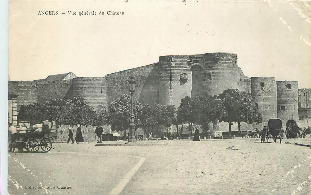 Angers — Vista geral do Castelo — Coleção Louis Quartier - Frente