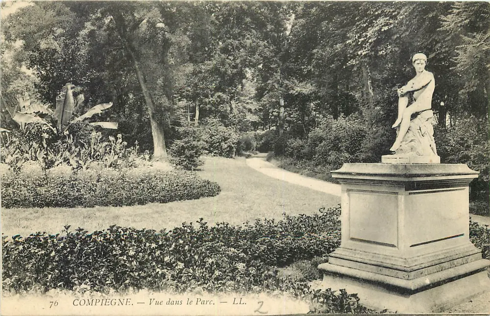 Compiègne — Vista no Parque — LL. 76 - Frente