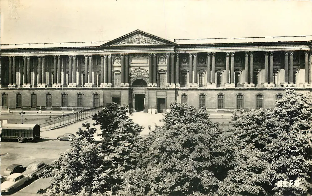 Le Louvre — Entrée sur la cour Carrée — Édition Alfa, Paris - Recto