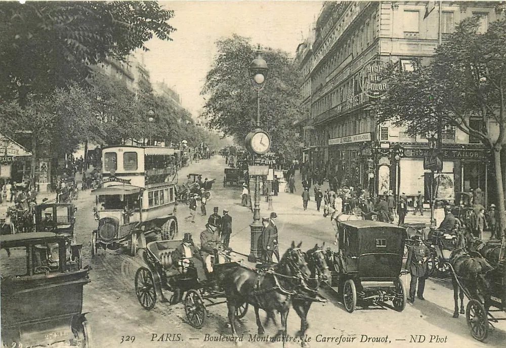 Paris — Boulevard Montmartre, o Cruzeiro Drouot — ND Fot - Frente