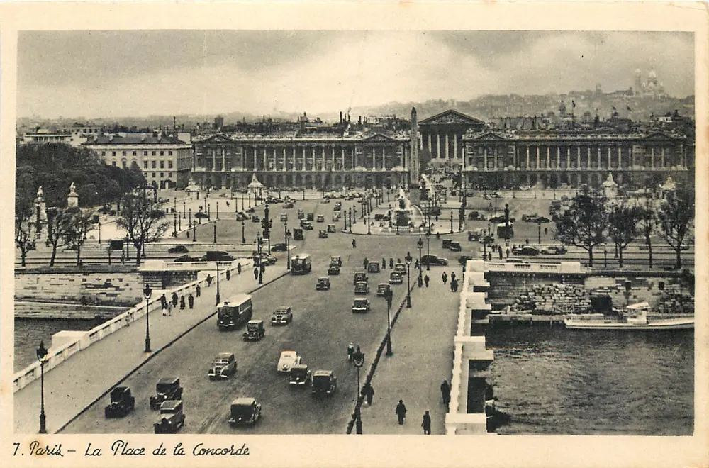 Paris — A Place de la Concorde — Union Art et Technique, 27 Rue de Valois, Paris - Frente