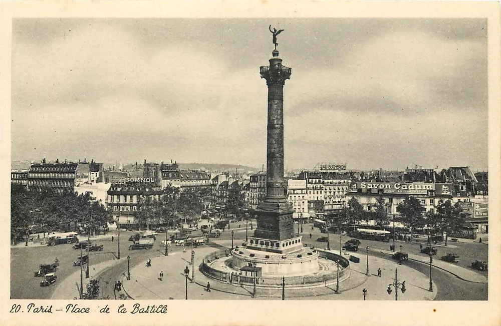 Paris - Praça da Bastilha — coluna da Bastilha com estátua, edifícios e lojas (Savon Cadum, Somnol) — União « Arte e Técnica », 37, Rue de Valois, Paris - Frente