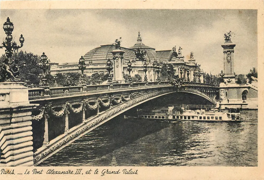 Paris — Die Brücke Alexandre III und das Grand Palais - Vorderseite