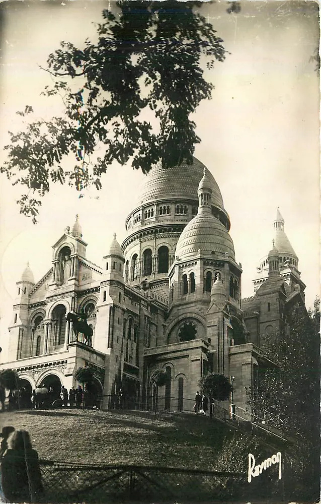 Basilika des Heiligen Herzens — Paris — Raymag - Vorderseite