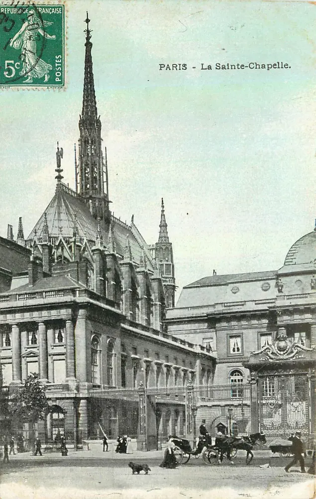 PARIS - A Santa Capela. — Vista do edifício gótico com carruagem de cavalo — editor não visível, número de série não legível - Frente