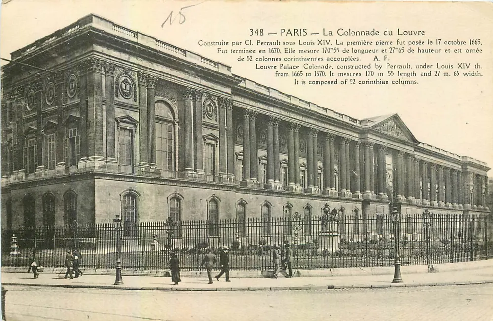 Paris — A Colunata do Louvre — A. P. n°348 - Frente