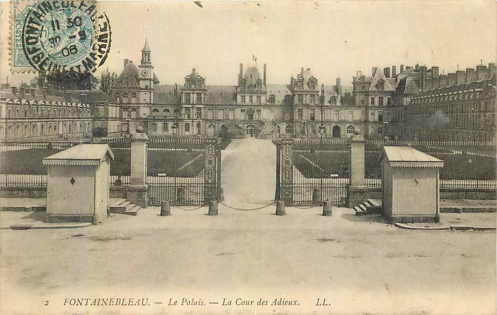Fontainebleau — Le Palais — La Cour des Adieux. LL. - Recto