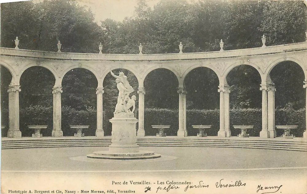 Parque de Versalhes - As Colunatas — Fototipia A. Bergeret et Cie, Nancy - Mme Moreau, edit., Versalhes - Frente
