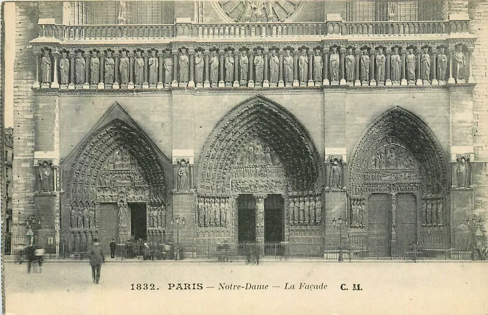 Paris – Notre-Dame – A Fachada — C. M. - Frente