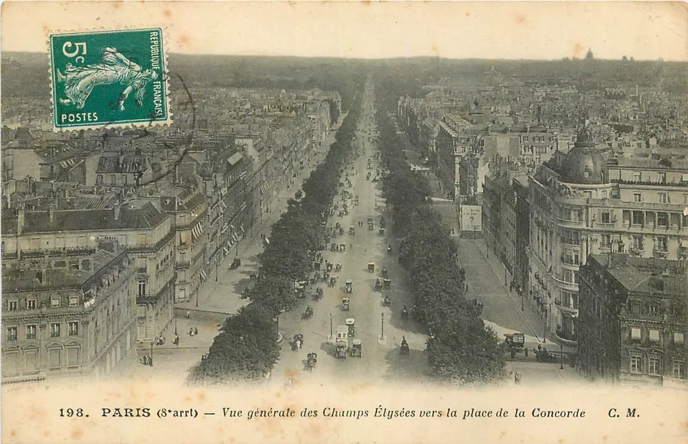 Paris (8e arrt) — Vue générale des Champs Élysées vers la place de la Concorde — C. M. - Recto