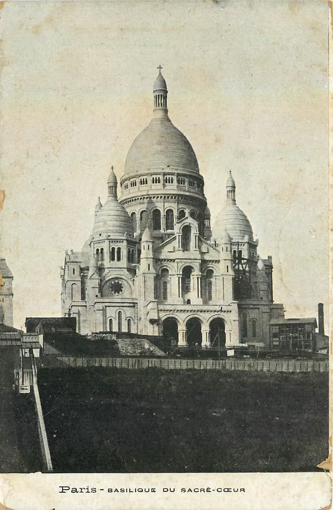 Paris - Basílica do Sagrado Coração — vista da fachada — editor não identificado - Frente