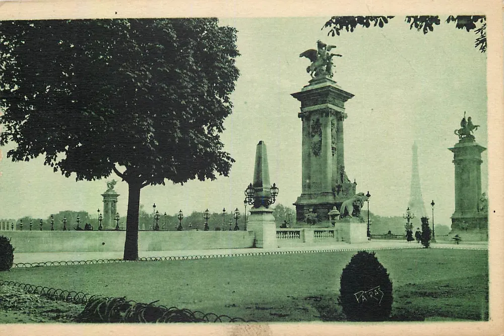 Pont Alexandre III — Paris — éditeur PARAS, n° de série non visible - Recto